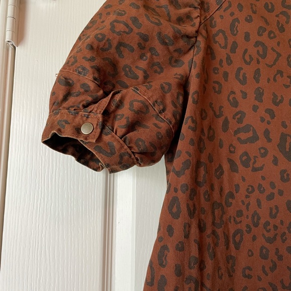 Universal Thread Cheetah Puffy Sleeve Denim Dress - Picture 3 of 8